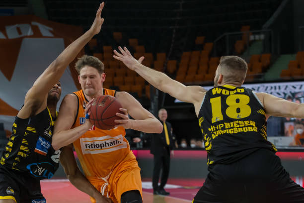 误将球顶入 误将球顶入